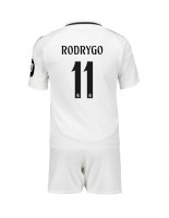 Otroške Nogometnih dresov Real Madrid Rodrygo Goes #11 Domači 2024-25 Kratki rokavi (+ hlače)